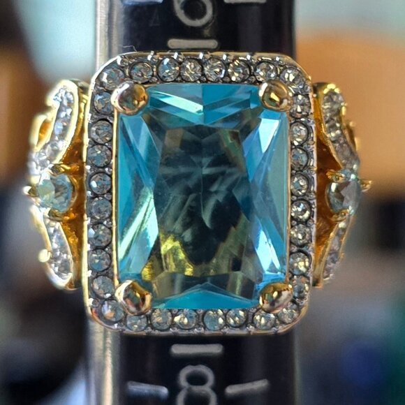 Pretty 18kt gold electroplated Blue Ring - Picture 2 of 7